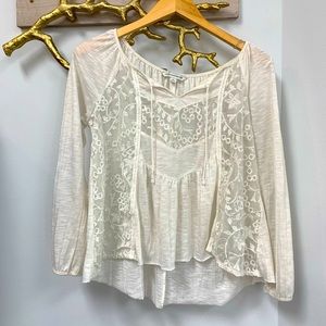 American Eagle 3/4 Sleeve White Embroidered Top